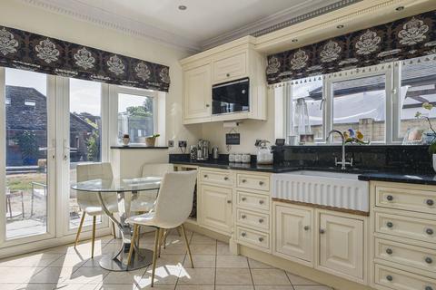 4 bedroom semi-detached house for sale, Willersley Avenue, Sidcup