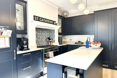 4 bedroom semi-detached house for sale, Grove Road, Epsom