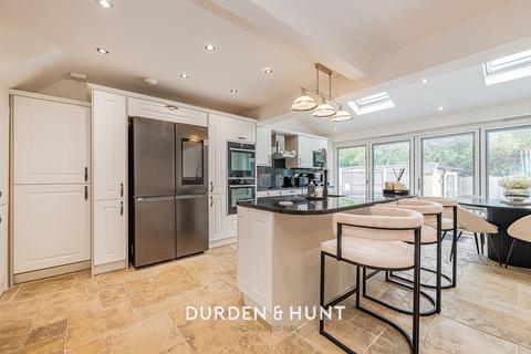 3 bedroom semi-detached house for sale, Surrey Drive, Hornchurch, RM11