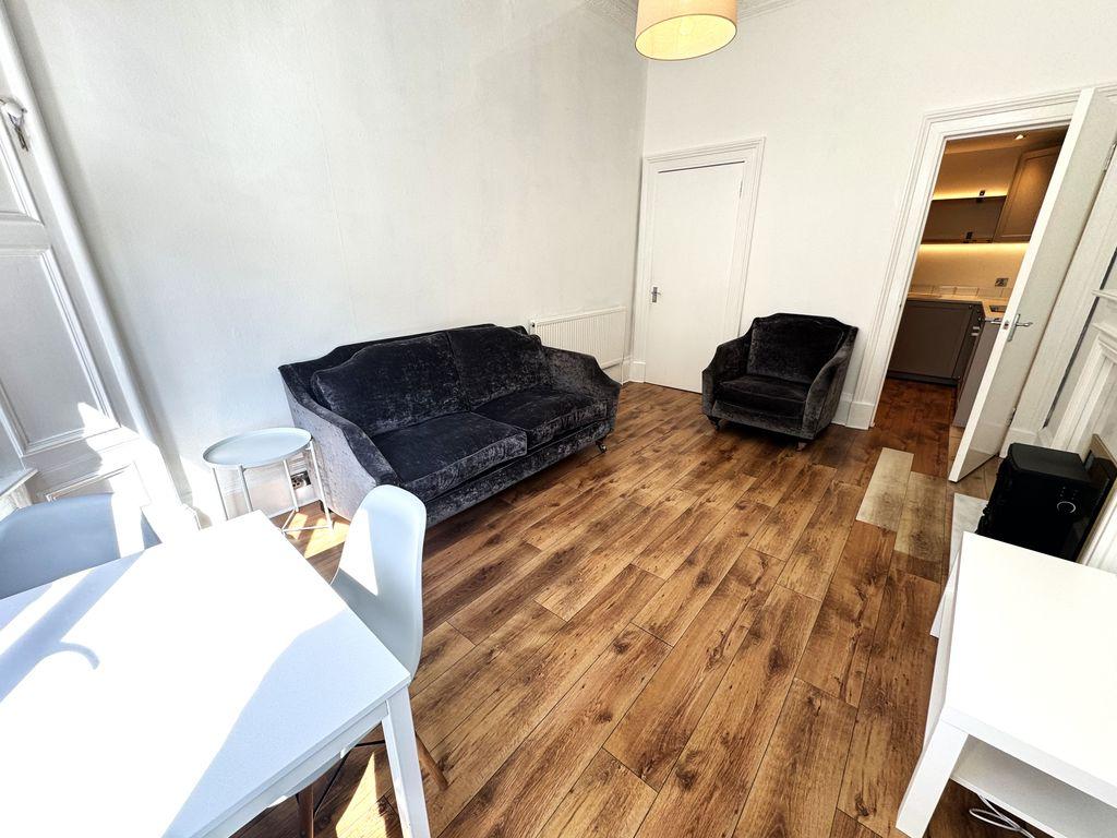Apartment in Glasgow - View 3