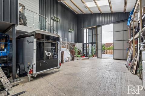 2 bedroom barn conversion for sale, Watersplash Lane, Warfield