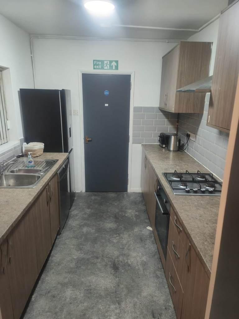 House in Birmingham, West Midlands - View 4