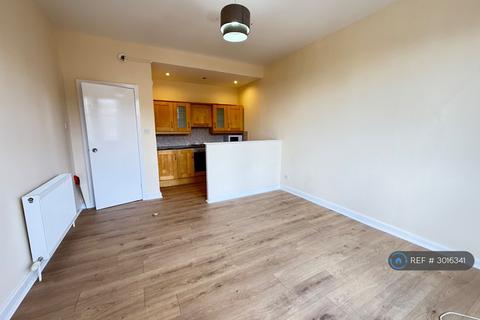 2 bedroom flat to rent, Causeyside Street, Paisley, PA1