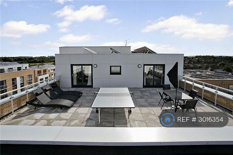 2 bedroom penthouse to rent, Pym Court, Cambridge, CB1
