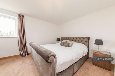 2 bedroom penthouse to rent, Pym Court, Cambridge, CB1