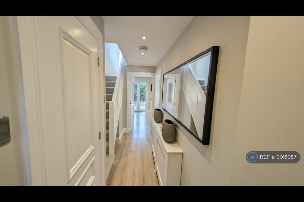 House in Southampton, Bassett - View 2
