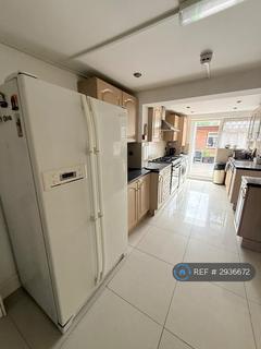 1 bedroom in a house share to rent, Lea Road, Southall, UB2