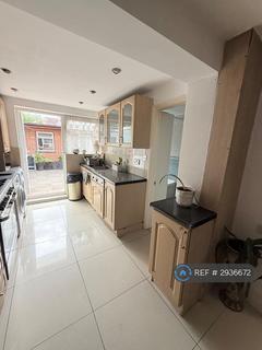 1 bedroom in a house share to rent, Lea Road, Southall, UB2
