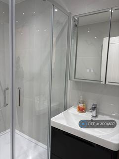 Studio to rent, Manford Way, Chigwell, IG7