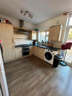 3 bedroom terraced house to rent, Inglehurst Gardens, IG4