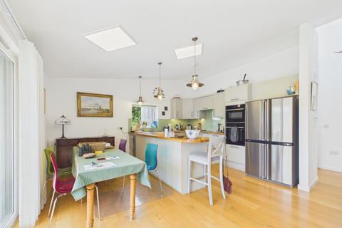 2 bedroom bungalow to rent, Lea, Ross-on-Wye, Herefordshire, HR9