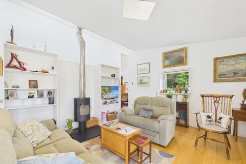 2 bedroom bungalow to rent, Lea, Ross-on-Wye, Herefordshire, HR9