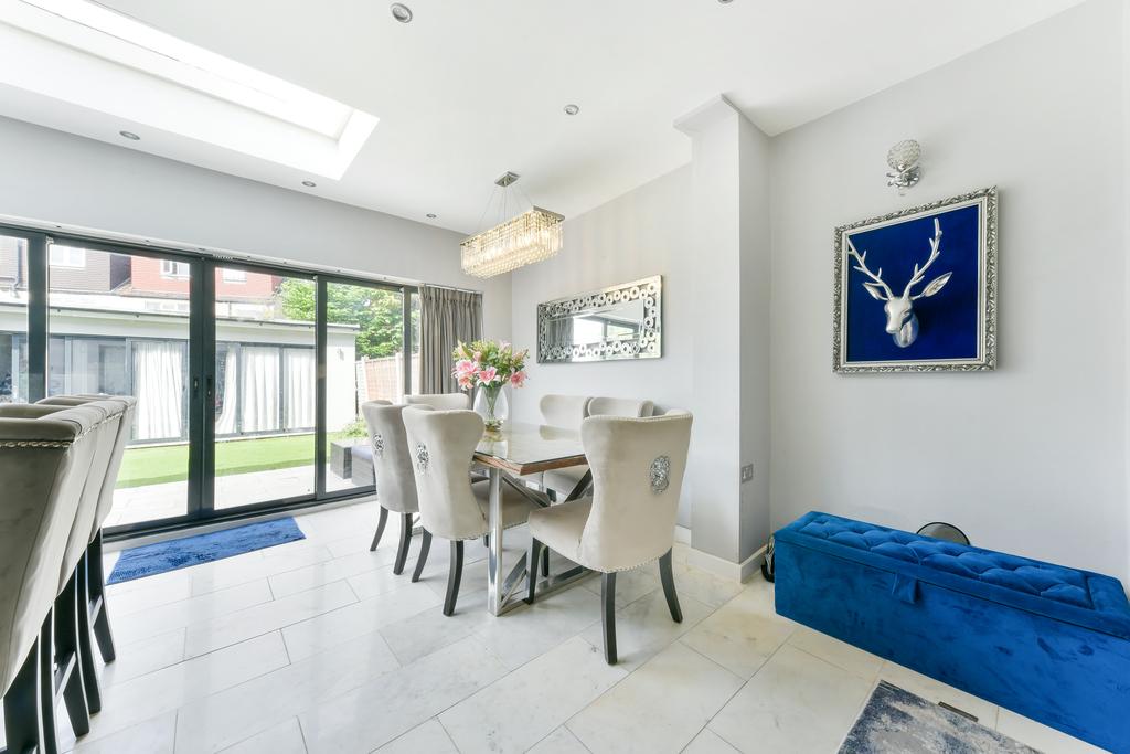 House in London, Merton Park - View 2