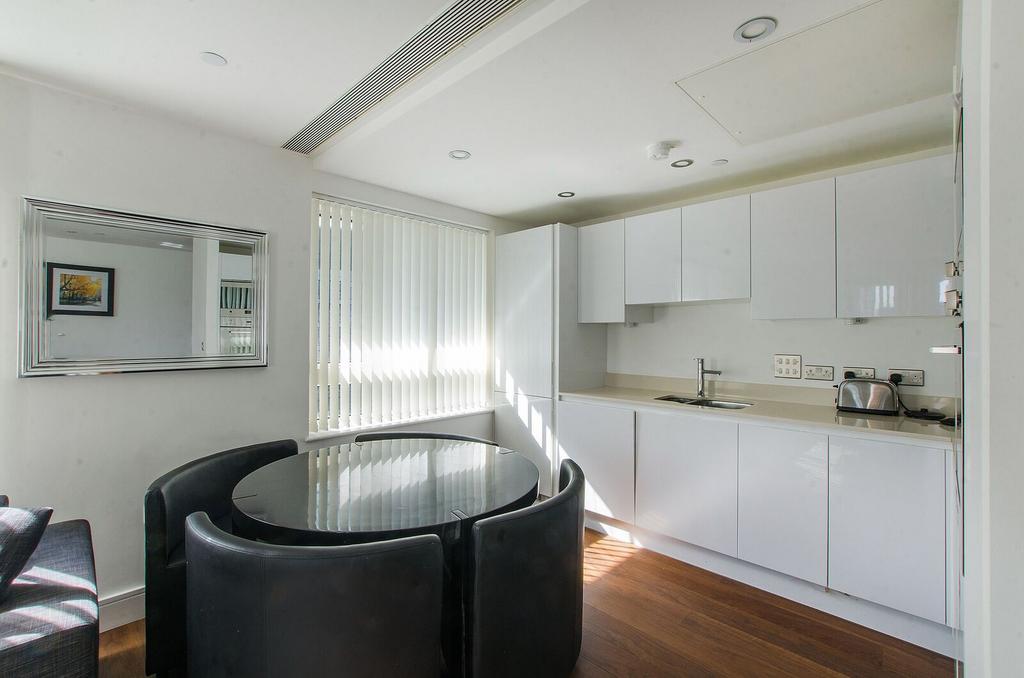 Apartment in London - View 3