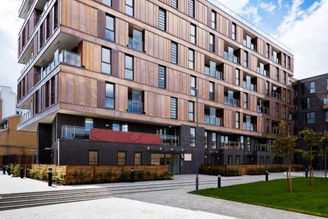 3 bedroom flat for sale, Coalmakers Wharf, London, E14