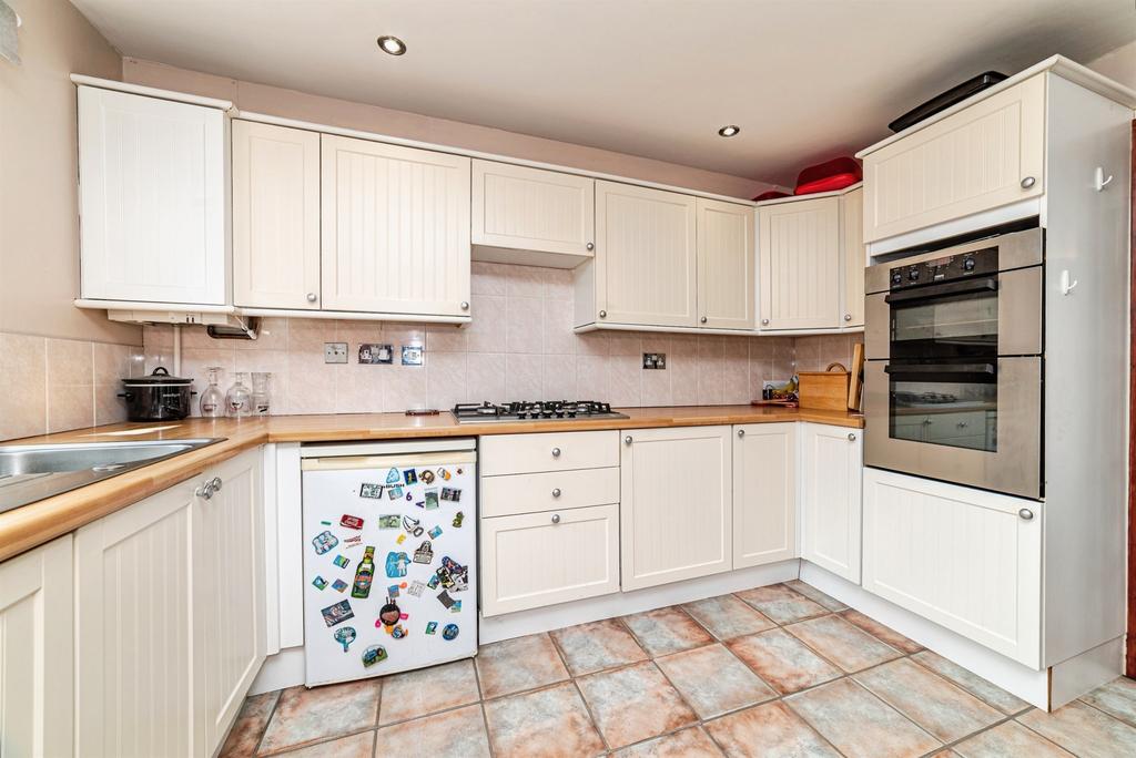 House in Basingstoke and Deane, Basingstoke - View 3