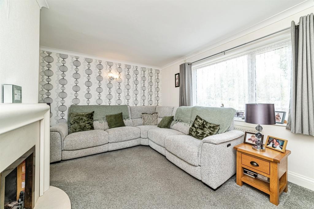House in Basingstoke and Deane, Basingstoke - More