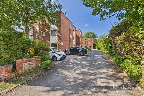 2 bedroom apartment to rent, Clarendon Road, Manchester M30