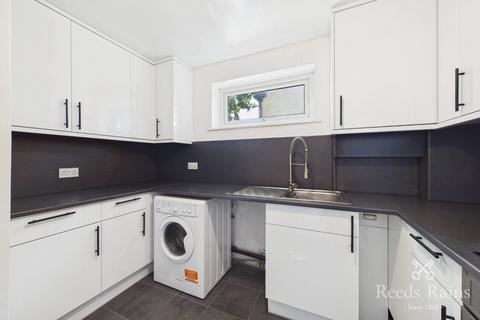 2 bedroom apartment to rent, Clarendon Road, Manchester M30