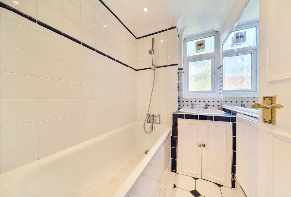 Apartment in London - View 3