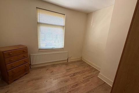 3 bedroom end of terrace house to rent, Lord Haddon Road, Ilkeston, DE7