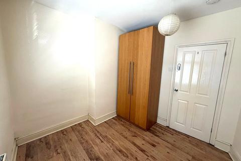 3 bedroom end of terrace house to rent, Lord Haddon Road, Ilkeston, DE7