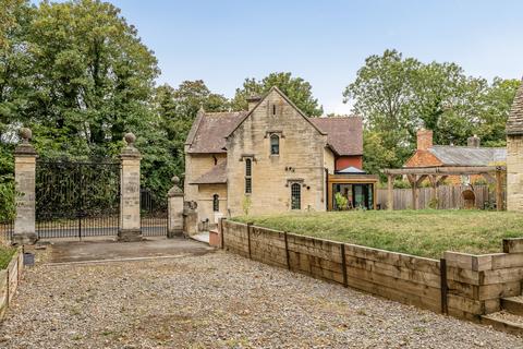3 bedroom detached house for sale, Portway, Upton St. Leonards, Gloucester, GL4