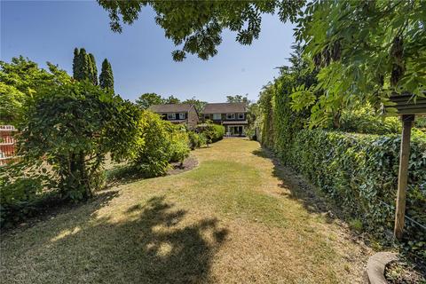 3 bedroom semi-detached house for sale, Frays Avenue, Middlesex UB7
