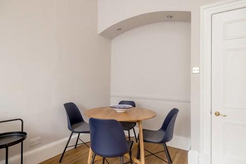 2 bedroom flat to rent, Abercromby Place, New Town, Edinburgh