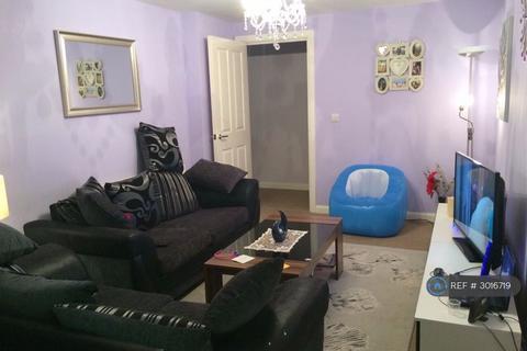 2 bedroom flat to rent, Bentinck Road, West Drayton, UB7