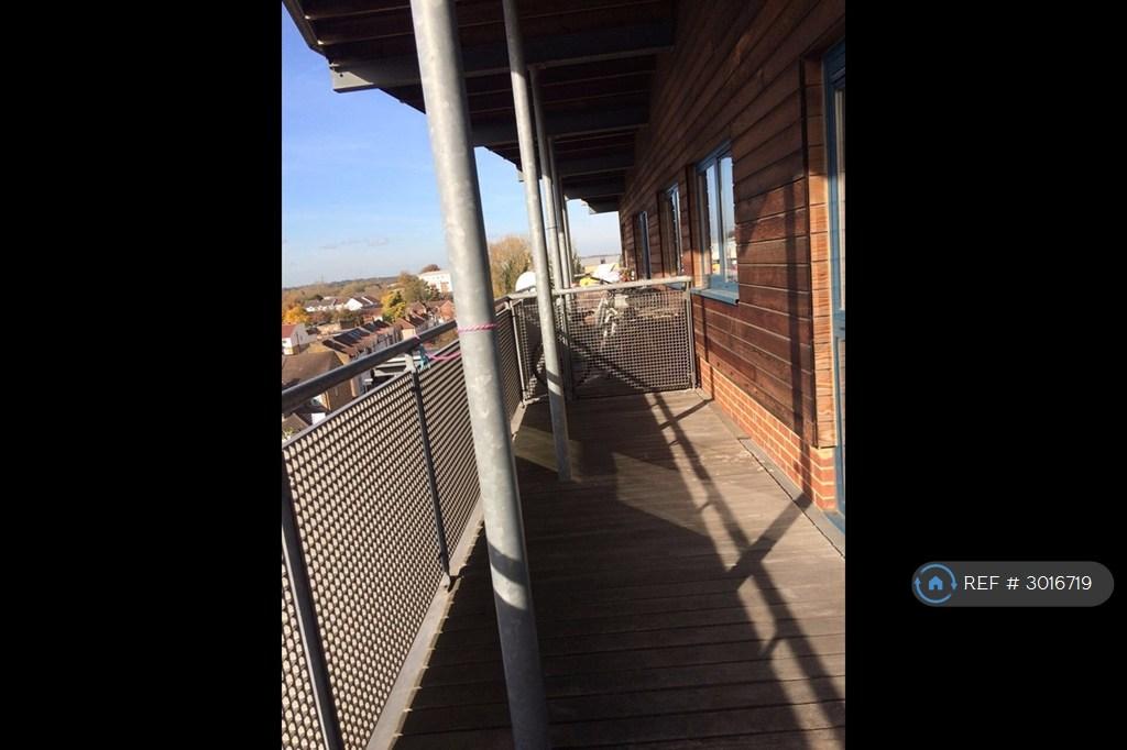 Apartment in London - More
