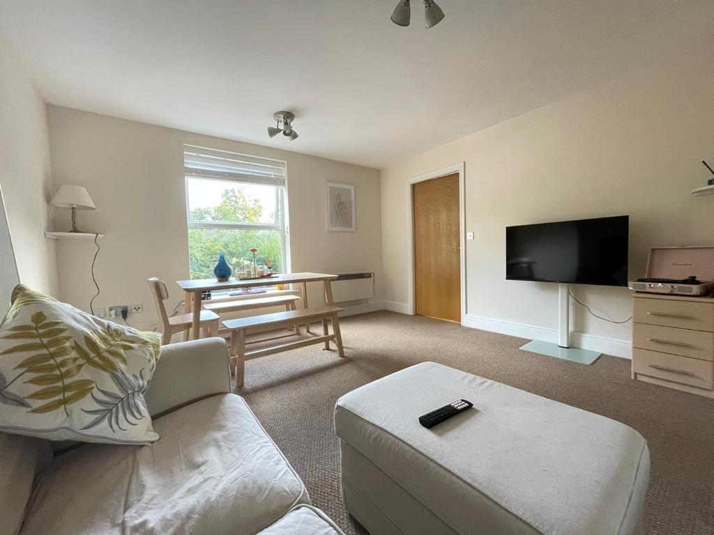 Apartment in Leeds, West Yorkshire - View 2