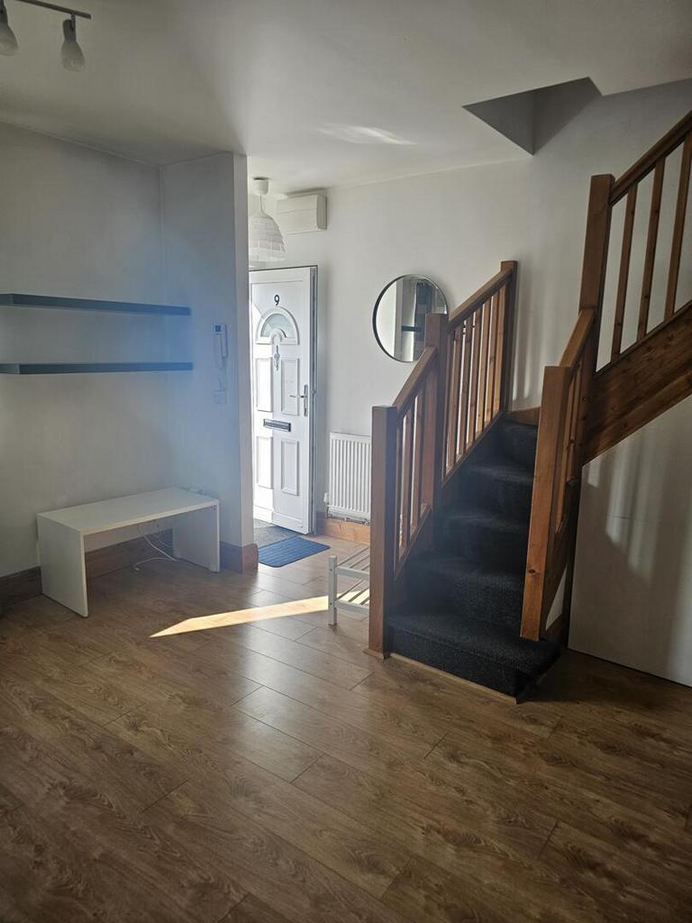 House in Cardiff, Canton - More