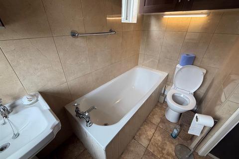 1 bedroom in a house share to rent, Blockley Road, WEMBLEY