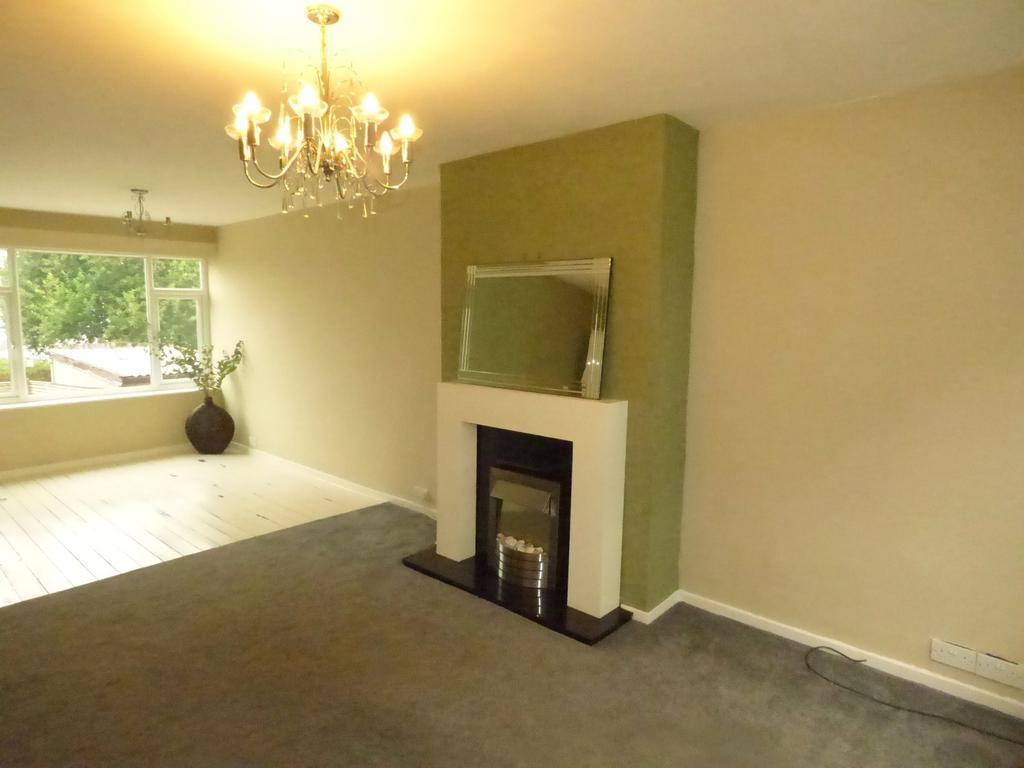House in Leeds, West Yorkshire - View 4