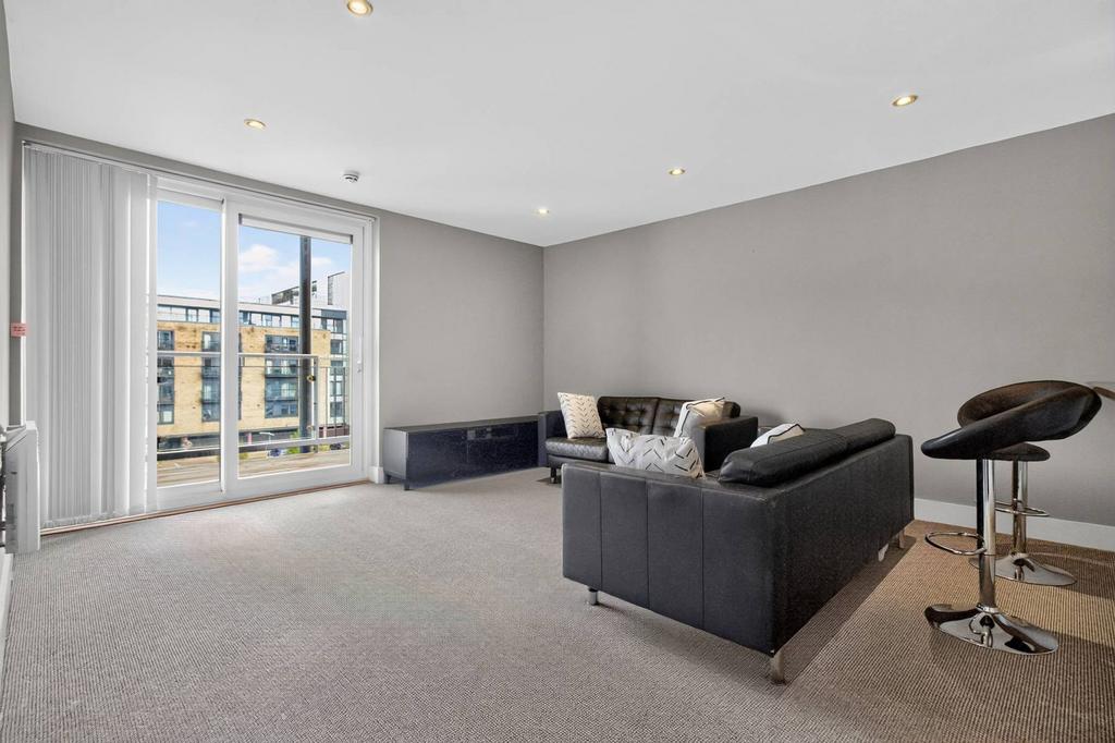 Apartment in Cardiff, Grangetown - View 2
