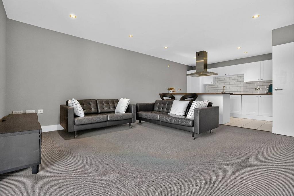 Apartment in Cardiff, Grangetown - View 3