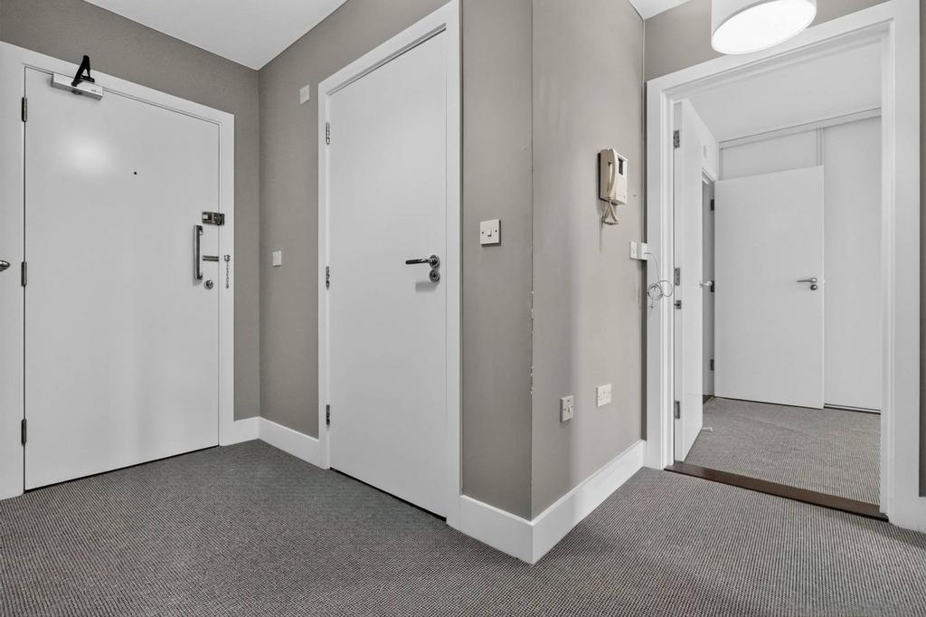 Apartment in Cardiff, Grangetown - View 5