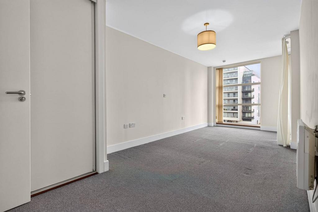 Apartment in Cardiff, Grangetown - More