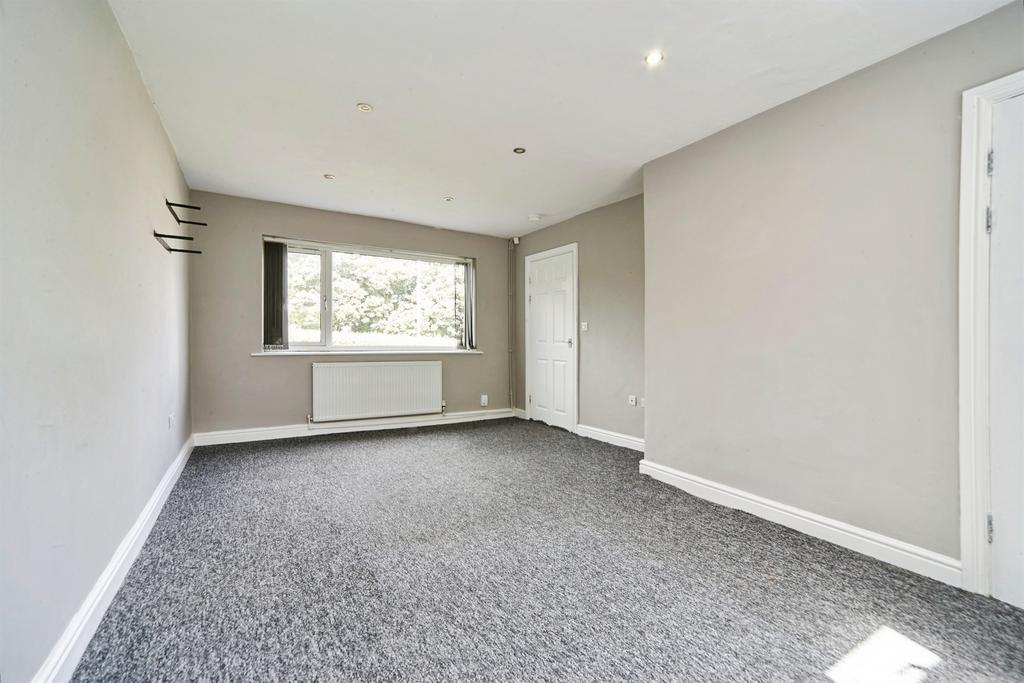 House in Leeds, Round Hill, Stanningley - View 2