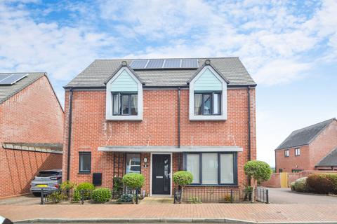 3 bedroom detached house to rent, Croppings Park, Lightmoor