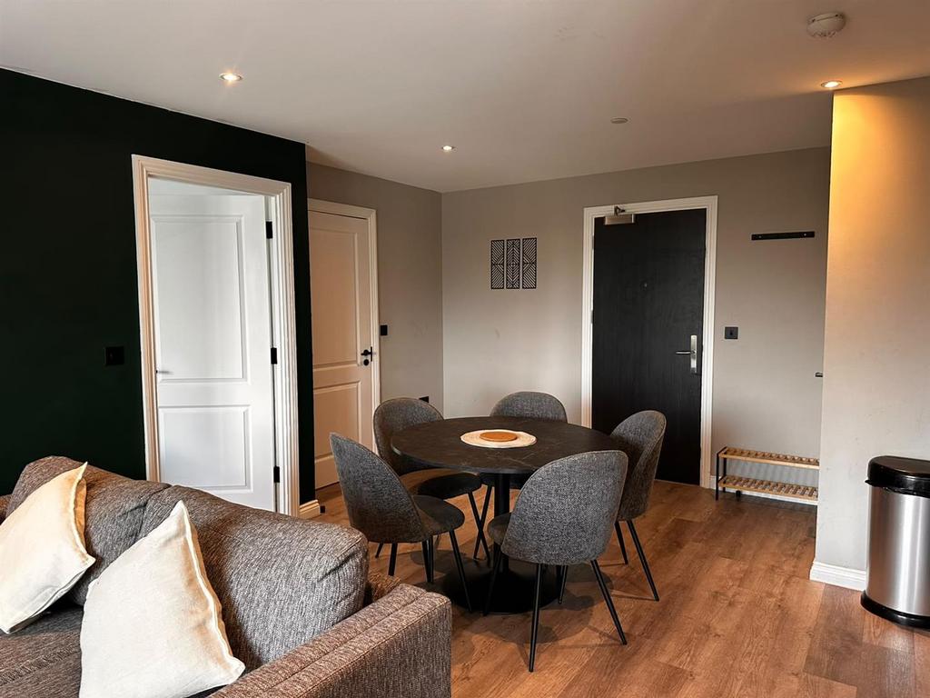 Apartment in Leeds, Holbeck - More