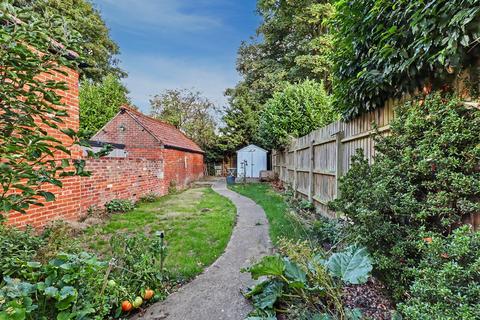 3 bedroom terraced house to rent, Park Road, Wroxham, Norwich