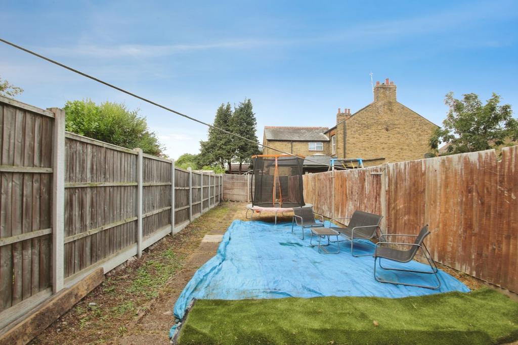 House in Uxbridge - View 4