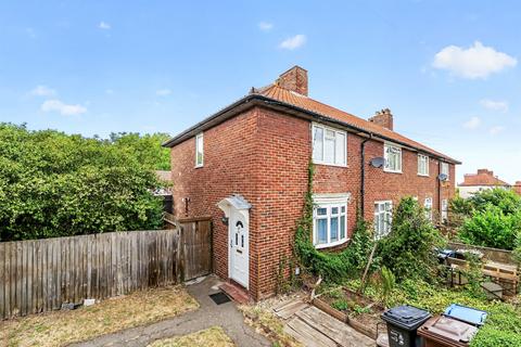 3 bedroom end of terrace house for sale, Chester Gardens, Morden