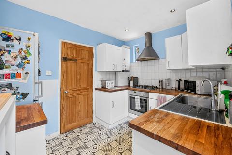 3 bedroom end of terrace house for sale, Chester Gardens, Morden