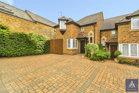2 bedroom end of terrace house for sale, High Street, Northamptonshire NN13