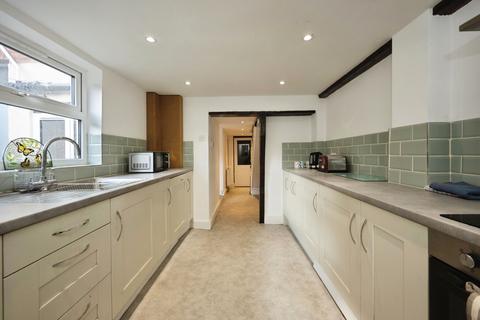 4 bedroom house for sale, Wellingborough Road, Rushden, Northamptonshire, NN10