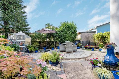 2 bedroom detached house for sale, Eastern Avenue, Penton Park, Chertsey, Surrey, KT16
