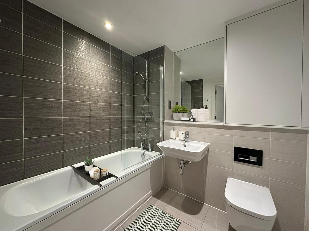 Apartment in Manchester, City Centre - View 5